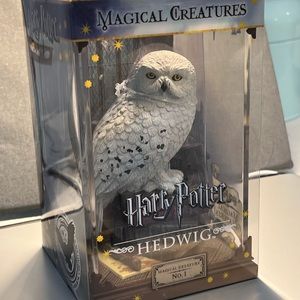 The Noble Collection Harry Potter Magical Creatures No.1 Hedwig